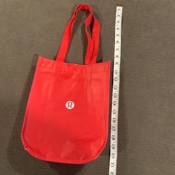 LuLuLemon Snap Red & White Reusable Bag - Picture 3 of 11